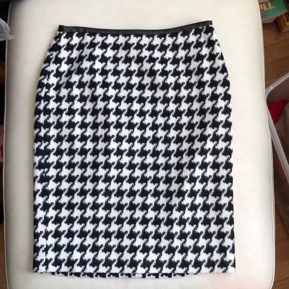 Talbots black/white houndstooth pencil skirt